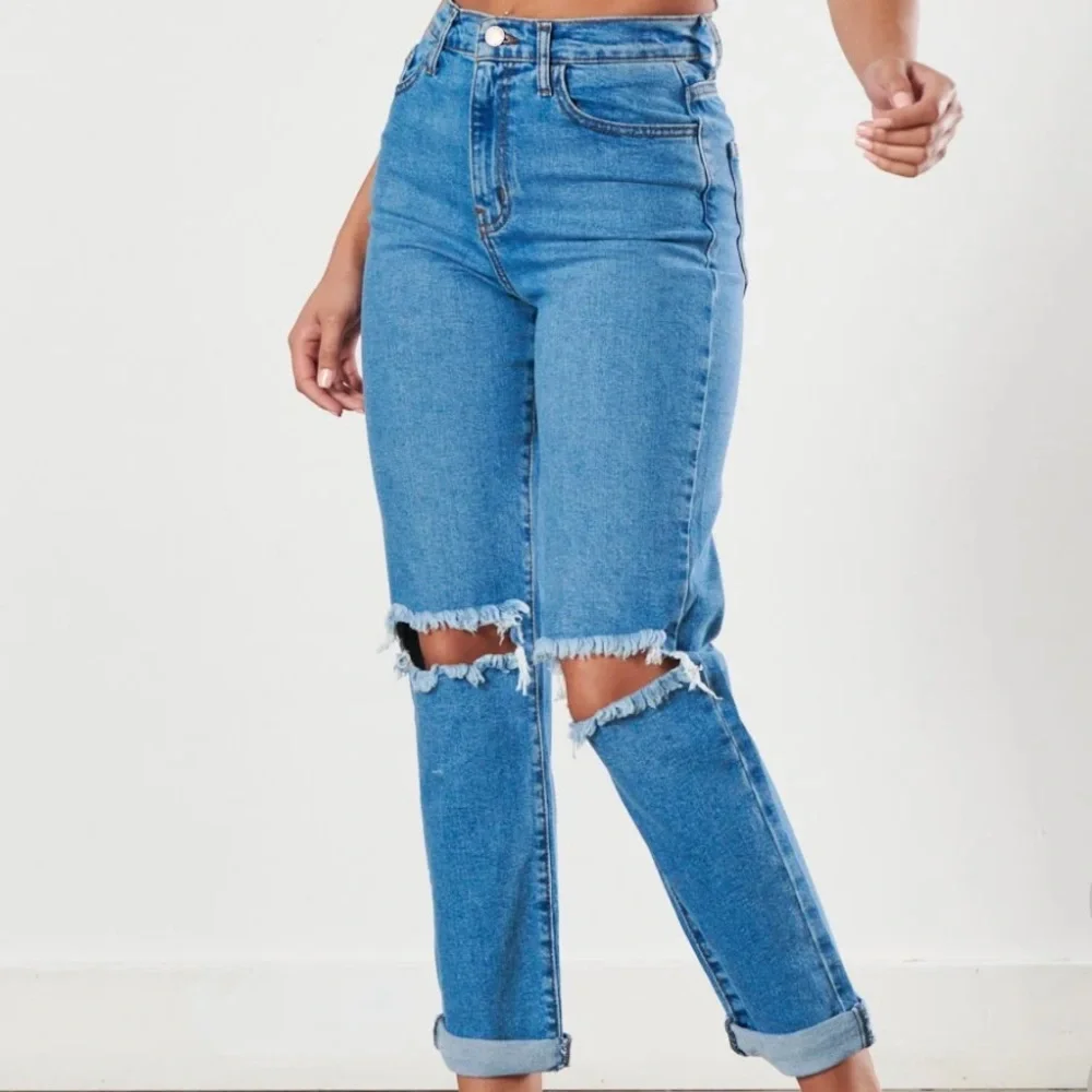 High Rise Mom Jeans - Picture 1 of 8